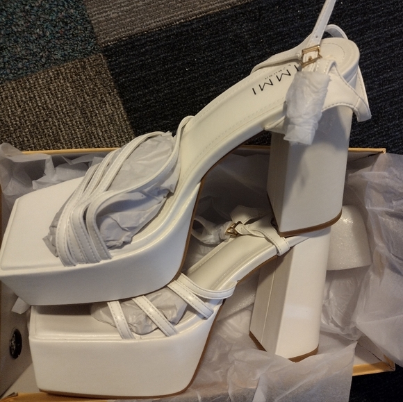 White chunky platform heels new - Picture 7 of 10